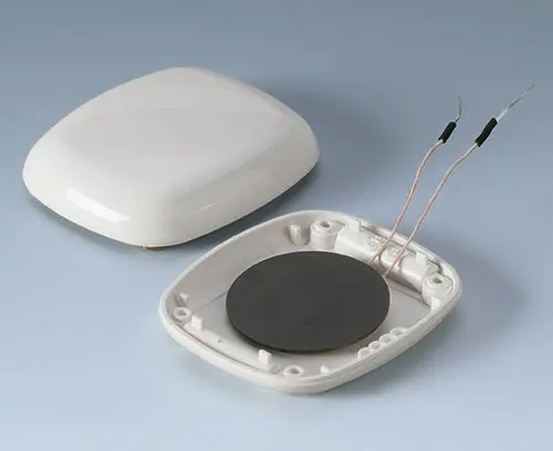 Akku mit Empfängerspule im Unterteil (Beispiel)