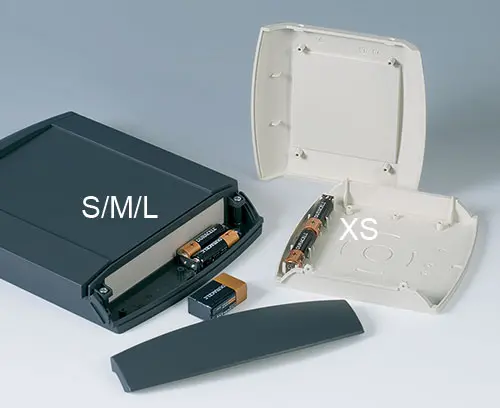 Batteriefach S, M & L: 2 x AA oder 1 x 9 V Batterien; Batteriefach XS: 2 x AA 