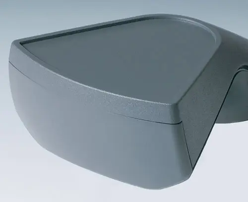 großzügige Front für Montage von Sensoren o.Ä.