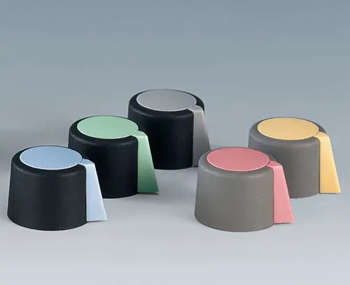 COM-KNOBS con Peak in diversi colori