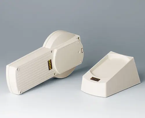 Contatti per la trasmissione di dati e corrente di ricarica (DATEC-CONTROL)