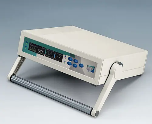 Con supporto inclinato o maniglia di trasporto