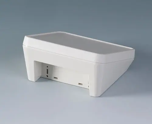 Versione I - dispone di una zona arretrata per il montaggio e la protezione di interfacce