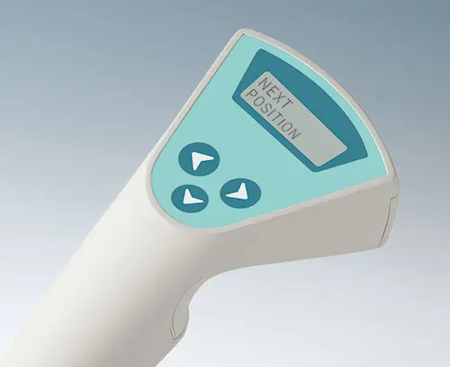 Superficie di comando incavata a protezione della tastiera a membrana