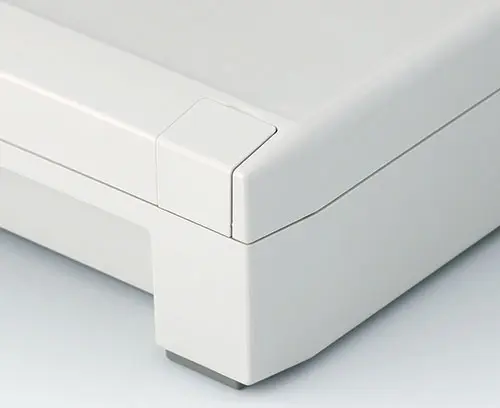 Placche di design a filo del contorno nascondono le zone dei collegamenti a vite