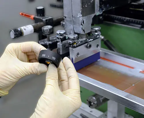 stampa su oggetti conici/cilindrici