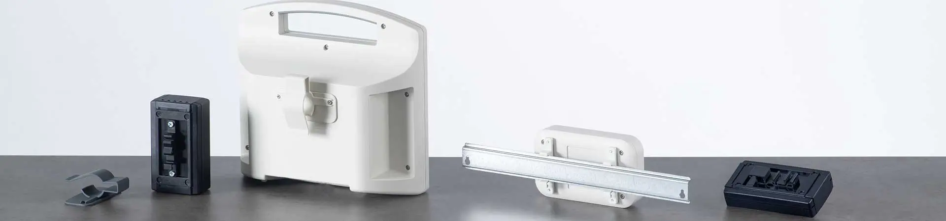 Supporti, fissaggi su binari/su tubi